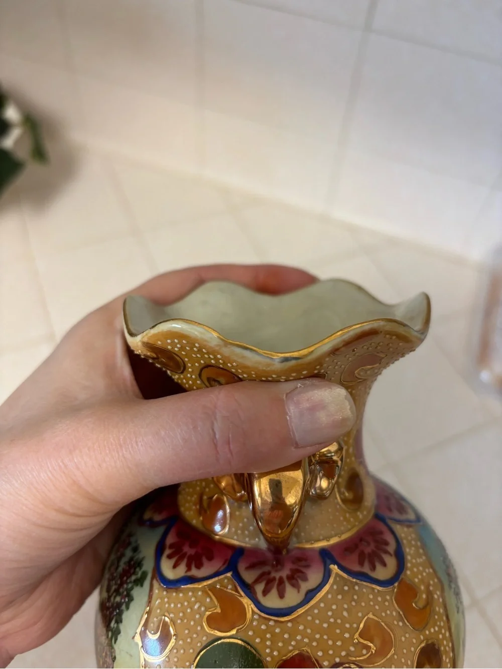 Vintage beautiful Asian SATSUMA style Hand painted base